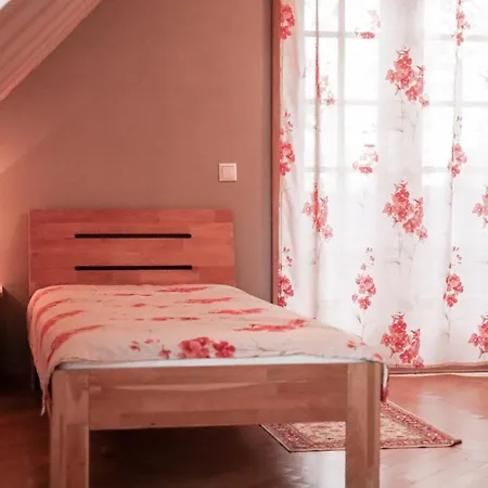 Pulga Holiday Complex krevet i doručak *